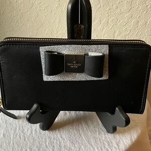 Kate Spade: Black Nylon Accordian Wallet- Gold Tone Zip- Cream Storybook Lining